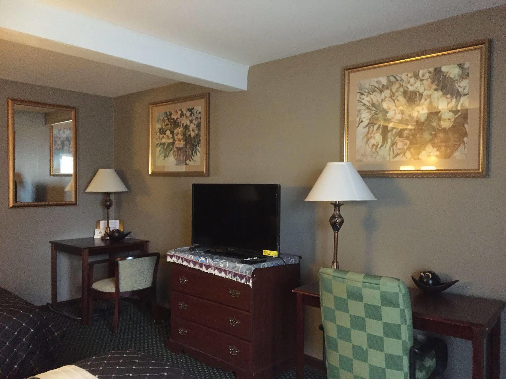 Hamilton Inn 斯特布里奇 外观 照片