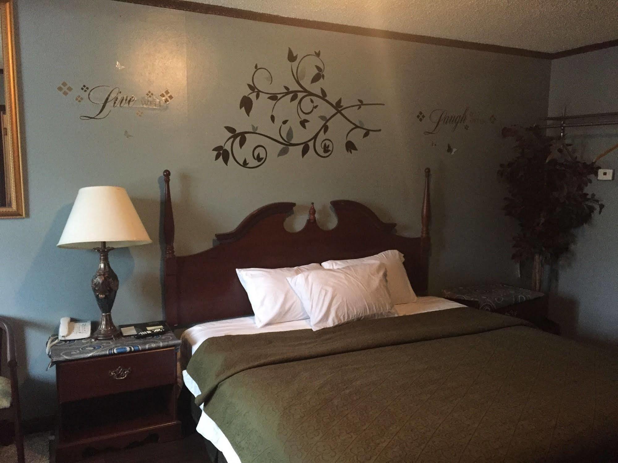 Hamilton Inn 斯特布里奇 外观 照片