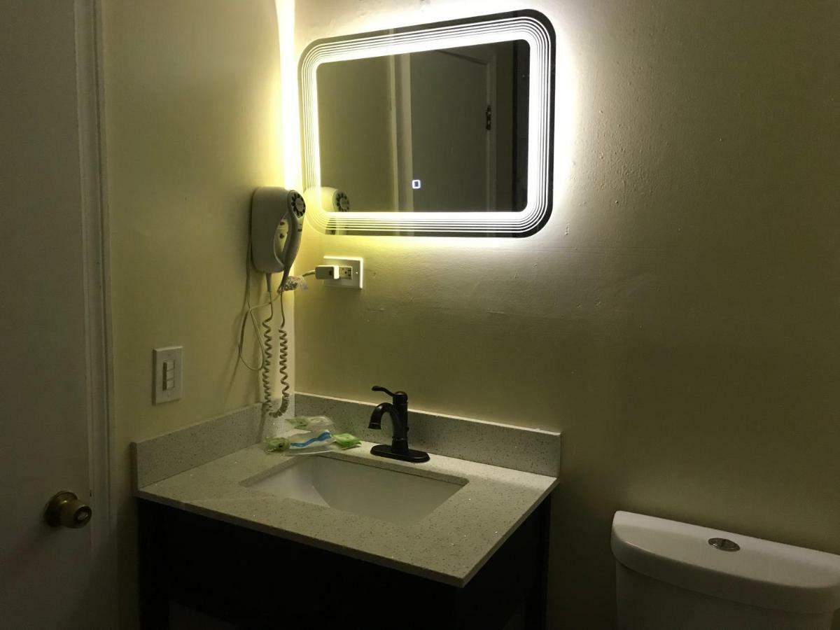 Hamilton Inn 斯特布里奇 外观 照片